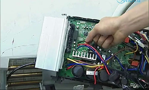 万全美的空调电话是多少